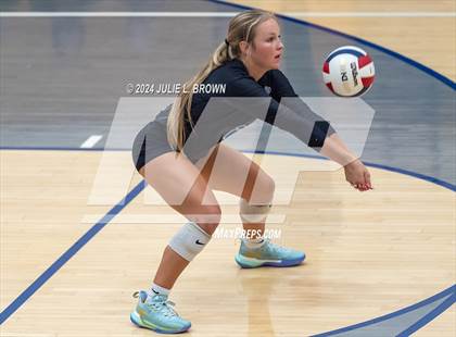 Thumbnail 1 in Avon @ Hamilton Southeastern photogallery.