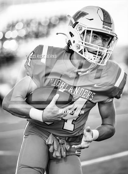Thumbnail 3 in Caney Creek vs The Woodlands photogallery.