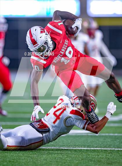 Thumbnail 3 in Caney Creek vs The Woodlands photogallery.