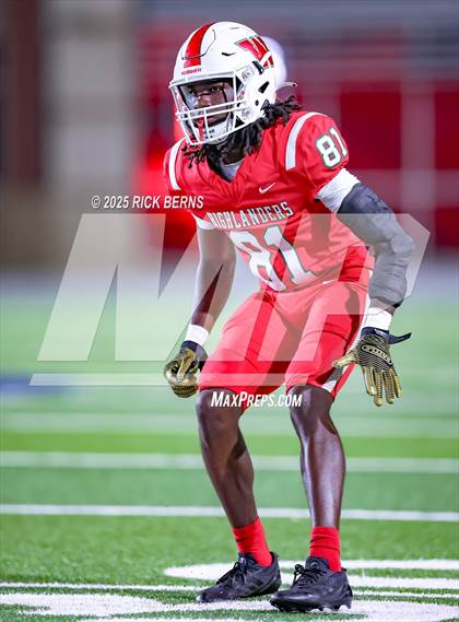 Thumbnail 2 in Caney Creek vs The Woodlands photogallery.