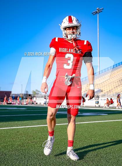 Thumbnail 1 in Caney Creek vs The Woodlands photogallery.