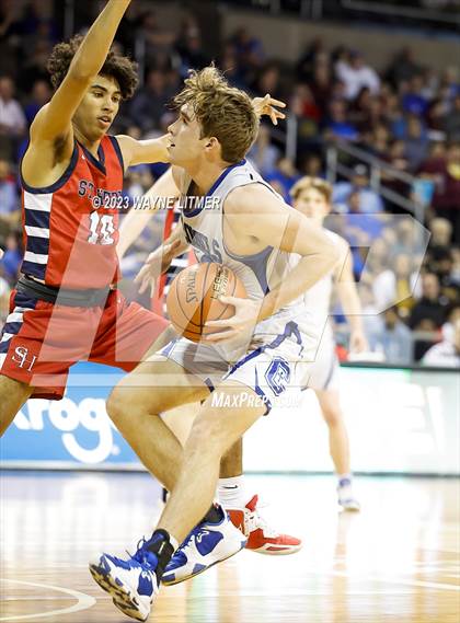 Thumbnail 3 in St. Henry vs Covington Catholic (2023 9th Region Boys Basketball Tournament) photogallery.