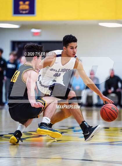 Thumbnail 3 in Avon vs. Brownsburg (IHSAA 4A Sectional) photogallery.