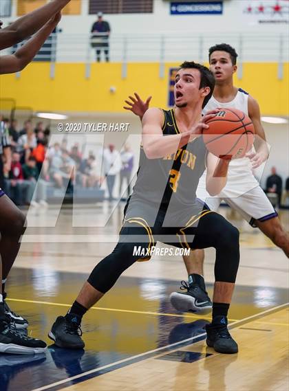 Thumbnail 1 in Avon vs. Brownsburg (IHSAA 4A Sectional) photogallery.