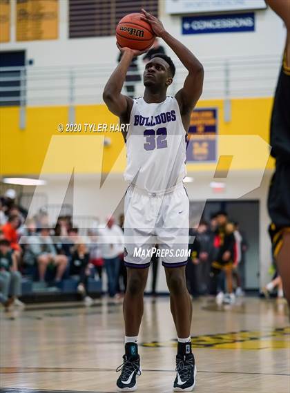 Thumbnail 2 in Avon vs. Brownsburg (IHSAA 4A Sectional) photogallery.