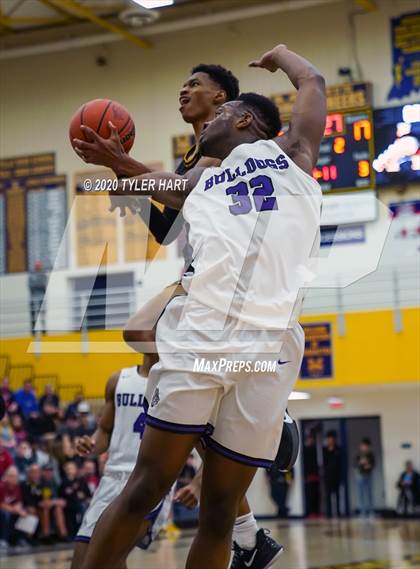Thumbnail 1 in Avon vs. Brownsburg (IHSAA 4A Sectional) photogallery.