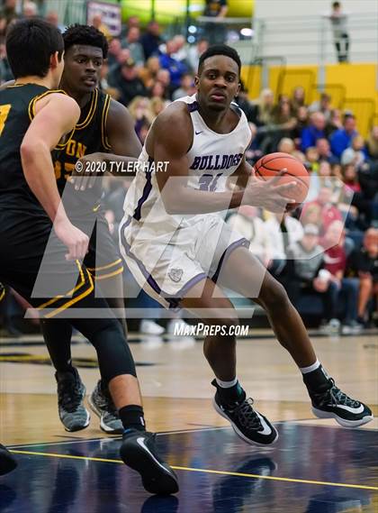Thumbnail 1 in Avon vs. Brownsburg (IHSAA 4A Sectional) photogallery.