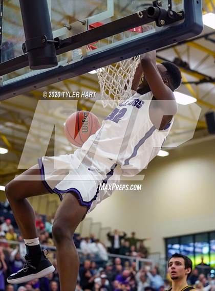 Thumbnail 3 in Avon vs. Brownsburg (IHSAA 4A Sectional) photogallery.