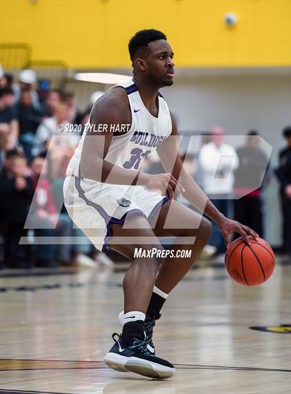 Thumbnail 1 in Avon vs. Brownsburg (IHSAA 4A Sectional) photogallery.