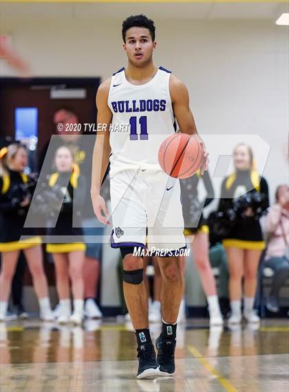 Thumbnail 3 in Avon vs. Brownsburg (IHSAA 4A Sectional) photogallery.