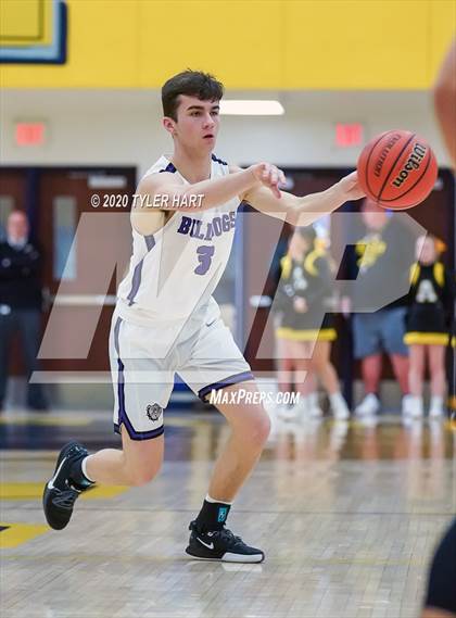Thumbnail 2 in Avon vs. Brownsburg (IHSAA 4A Sectional) photogallery.