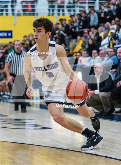 Thumbnail 3 in Avon vs. Brownsburg (IHSAA 4A Sectional) photogallery.