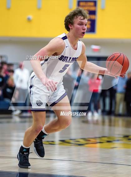 Thumbnail 1 in Avon vs. Brownsburg (IHSAA 4A Sectional) photogallery.