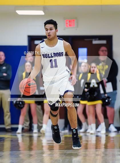 Thumbnail 3 in Avon vs. Brownsburg (IHSAA 4A Sectional) photogallery.