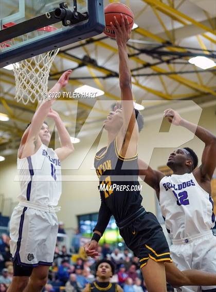 Thumbnail 3 in Avon vs. Brownsburg (IHSAA 4A Sectional) photogallery.