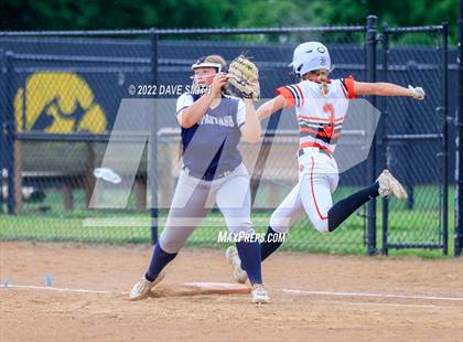 Thumbnail 3 in Pleasant Valley vs Charles City (Rick Doran Classic) photogallery.