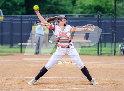 Thumbnail 3 in Pleasant Valley vs Charles City (Rick Doran Classic) photogallery.