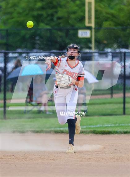 Thumbnail 3 in Pleasant Valley vs Charles City (Rick Doran Classic) photogallery.