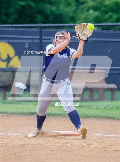 Thumbnail 2 in Pleasant Valley vs Charles City (Rick Doran Classic) photogallery.
