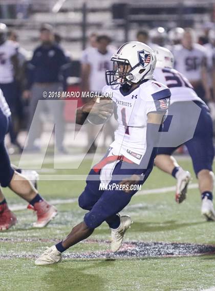 Thumbnail 3 in Veterans Memorial vs Veterans Memorial (UIL 5A Area Playoff) photogallery.