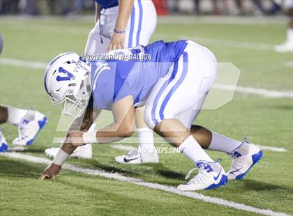 Thumbnail 3 in Veterans Memorial vs Veterans Memorial (UIL 5A Area Playoff) photogallery.