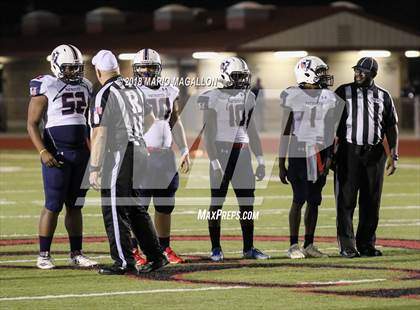 Thumbnail 2 in Veterans Memorial vs Veterans Memorial (UIL 5A Area Playoff) photogallery.