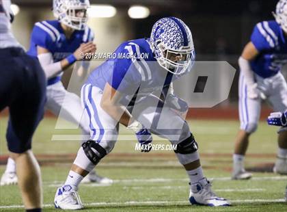 Thumbnail 3 in Veterans Memorial vs Veterans Memorial (UIL 5A Area Playoff) photogallery.