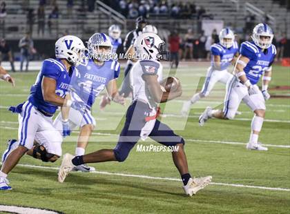Thumbnail 1 in Veterans Memorial vs Veterans Memorial (UIL 5A Area Playoff) photogallery.