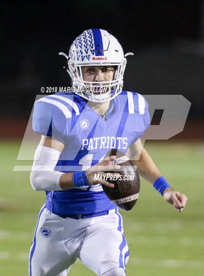 Thumbnail 2 in Veterans Memorial vs Veterans Memorial (UIL 5A Area Playoff) photogallery.