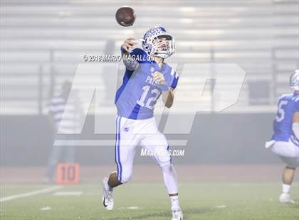Thumbnail 2 in Veterans Memorial vs Veterans Memorial (UIL 5A Area Playoff) photogallery.