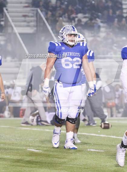 Thumbnail 1 in Veterans Memorial vs Veterans Memorial (UIL 5A Area Playoff) photogallery.