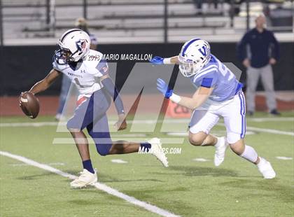 Thumbnail 1 in Veterans Memorial vs Veterans Memorial (UIL 5A Area Playoff) photogallery.