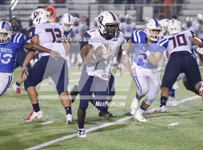 Thumbnail 2 in Veterans Memorial vs Veterans Memorial (UIL 5A Area Playoff) photogallery.