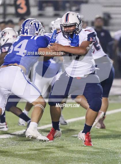 Thumbnail 3 in Veterans Memorial vs Veterans Memorial (UIL 5A Area Playoff) photogallery.
