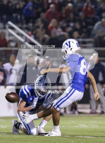 Thumbnail 3 in Veterans Memorial vs Veterans Memorial (UIL 5A Area Playoff) photogallery.