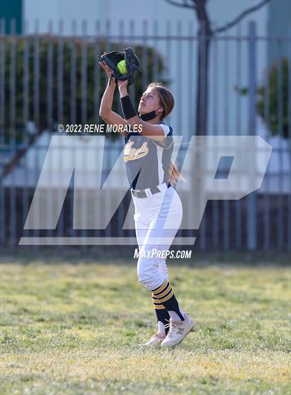 Thumbnail 2 in Alhambra vs Eagle Rock photogallery.