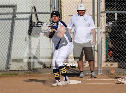 Thumbnail 1 in Alhambra vs Eagle Rock photogallery.