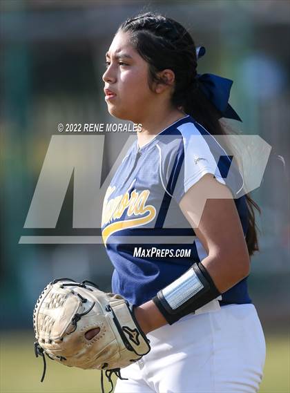 Thumbnail 3 in Alhambra vs Eagle Rock photogallery.