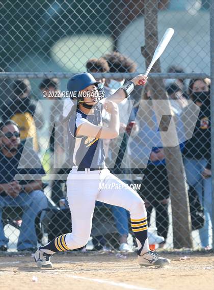 Thumbnail 2 in Alhambra vs Eagle Rock photogallery.