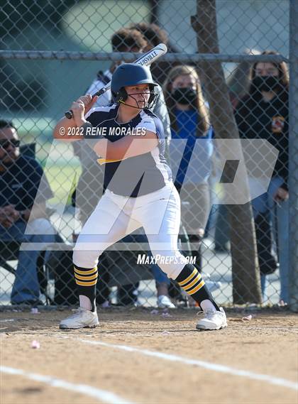 Thumbnail 3 in Alhambra vs Eagle Rock photogallery.
