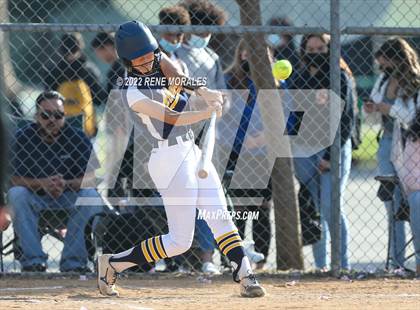 Thumbnail 2 in Alhambra vs Eagle Rock photogallery.