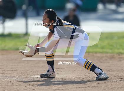 Thumbnail 3 in Alhambra vs Eagle Rock photogallery.