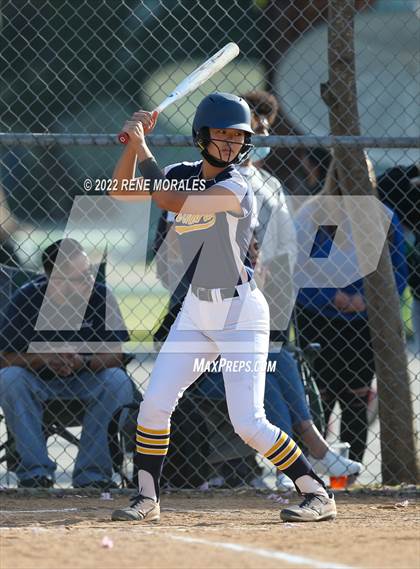 Thumbnail 1 in Alhambra vs Eagle Rock photogallery.