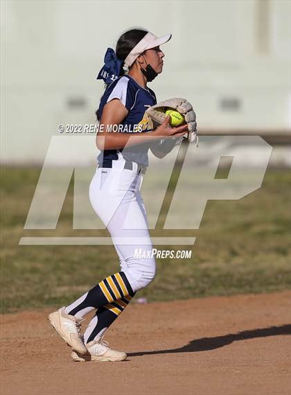 Thumbnail 1 in Alhambra vs Eagle Rock photogallery.