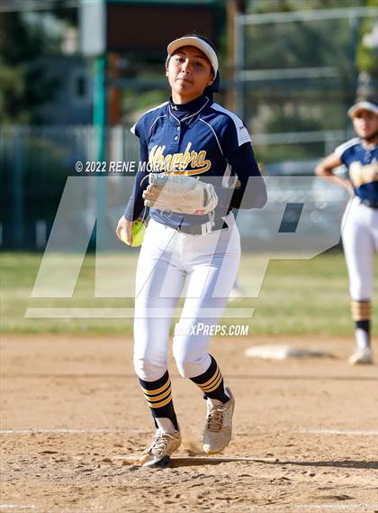 Thumbnail 3 in Alhambra vs Eagle Rock photogallery.