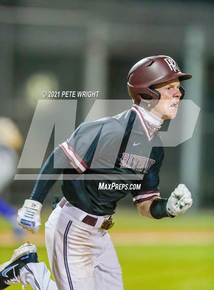 Thumbnail 1 in Riverview vs IMG Black photogallery.