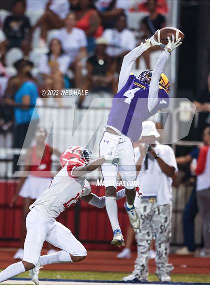 Thumbnail 3 in DeSoto Central vs. Germantown photogallery.