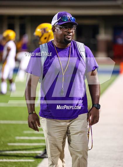 Thumbnail 1 in DeSoto Central vs. Germantown photogallery.