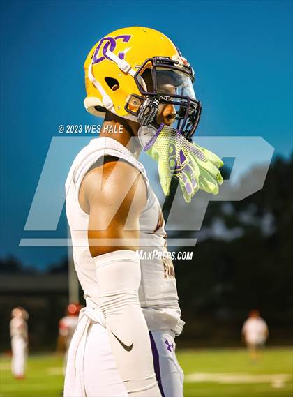 Thumbnail 2 in DeSoto Central vs. Germantown photogallery.