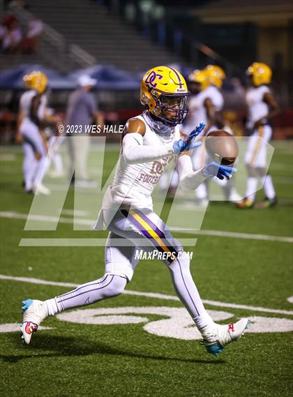 Thumbnail 3 in DeSoto Central vs. Germantown photogallery.